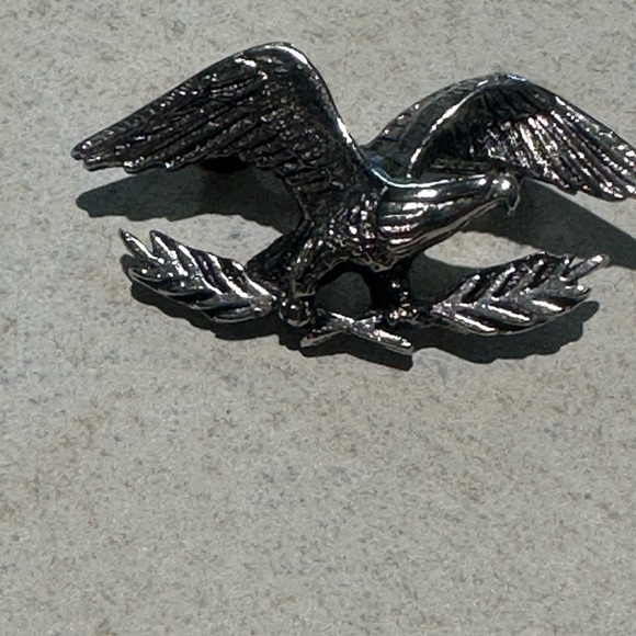 FIRST AMERICAN TITLE INSURANCE Assorted Lapel/Hat Pins. Vintage - Picture 7 of 7